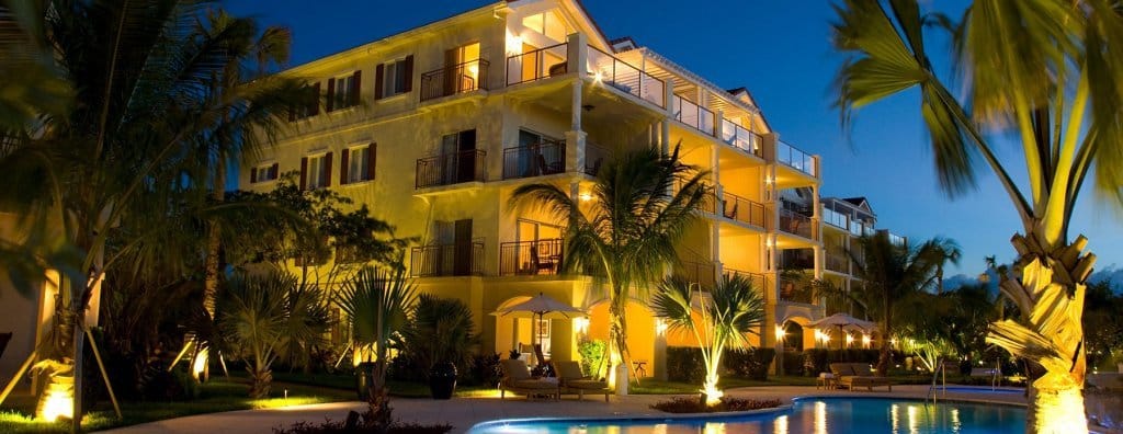 villa-del-mar-resort-pool-area-at-night