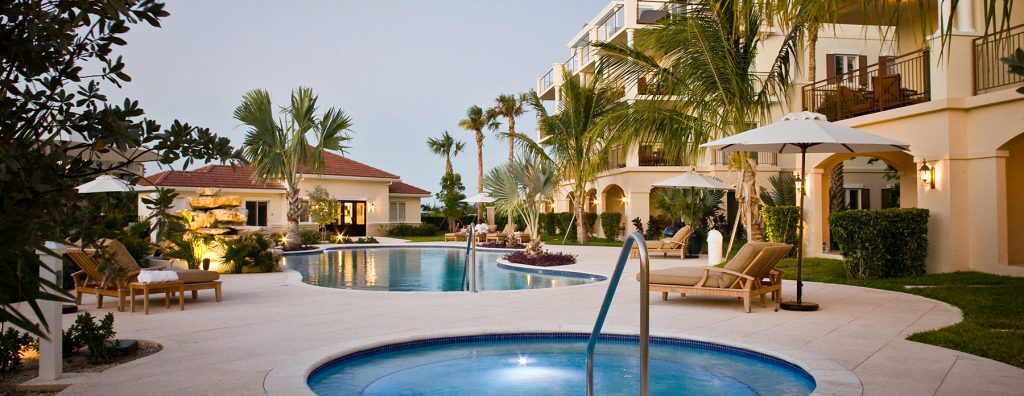 villa-del-mar-turks-and-caicos-resort-pool